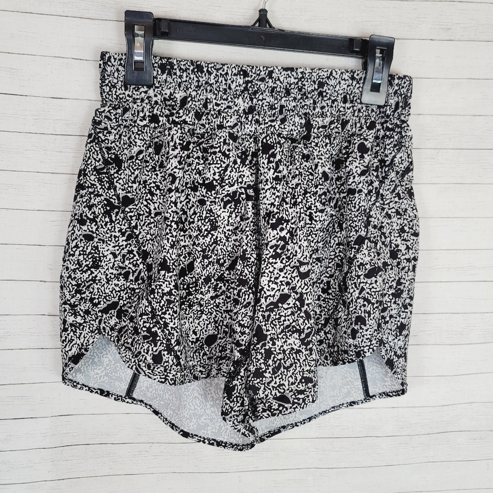 Lululemon Tracker Short V 4" Inch Sporadic Black Rhino Grey, sz 4